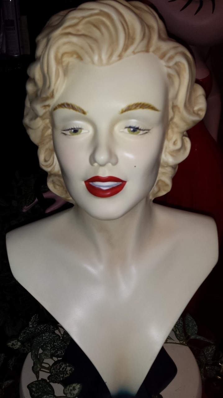nabootsen melk Hij Marilyn Monroe - Bust Head - Buste Decoratie Beeld Used Statue -  https://www.supermariobross.nl