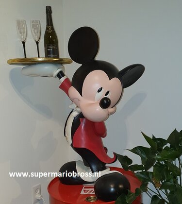Waiter-Butler-and-Ober-Cartoon-Disney-Comic-Collectible-Statues