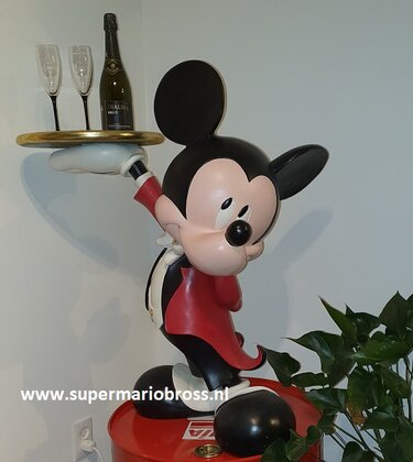 Disney-Waiter-Butler-and-Ober-Cartoon-Comic-Statues