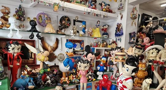 Disney-Retired-Big-Fig-Cartoon-Comic-Fingendi-Sculptures