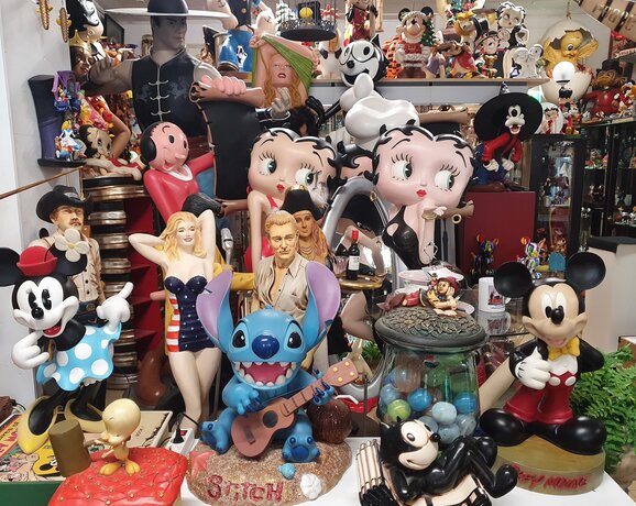 Retired Disney Cartoon Comic statues