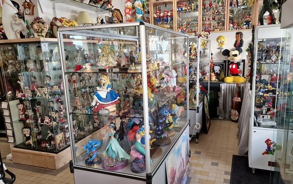 Retired Looney tunes en Disney Kado Shop in Kerkrade Nederland