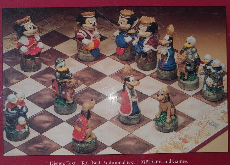 Disney Old England Chess Set 1980 - rare to Find Bord Spel