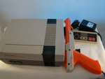 Nes Spel Computer met 2 controllers - Nes Zapper en Game - Mario Duckhunt