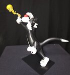 Sylvester Catching Tweety in the Air Warner Bros Looney Tunes resin Used Figurine Limited