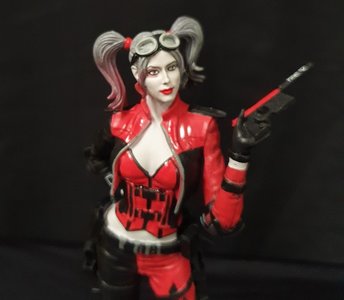 Harley Quinn Red,White and Black Statue Injustice 2 Collectible DC Comics New Boxed Limited 