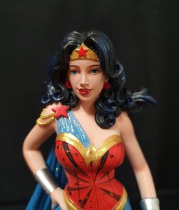 Wonder Woman Dc Comics Couture de Force Figurine made By Enesco 6006318 New Boxed Limited 