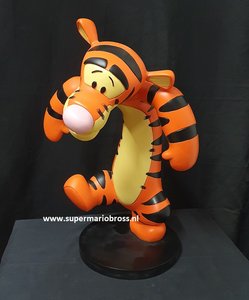 Dancing Tigger 38cm Walt Disney Teigetje Dansend Beeldje resin New and boxed Statue