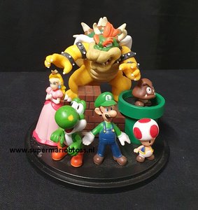 super mario bros Characters op plateau, very rare 2010 Nintendo club Action figure 