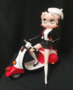 Betty Boop On Scooter - Betty scooter Girl Red White Figurine 2020 Boxed Collectible