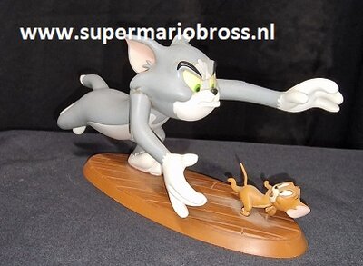 Tom & Jerry Catch Me Cartoon Comic Collectible Figurine 25cm Boxed 
