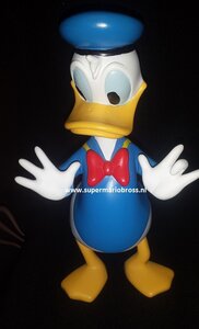 Donald Proud Walt Disney Retired Cartoon Comic Collectible Figurine new Boxed