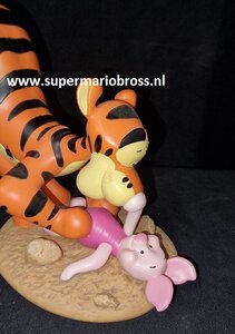 Tigger and Piglet Playing Retired Walt Disney Winnie Pooh Cartoon Comic Collectible New Boxed