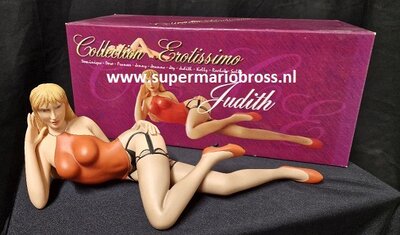 Collection Erotisimo Judith Handpainted Pinup Figurine Sexy Erotisch beeldje
