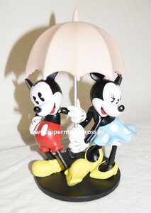 Mickey & Minnie in the rain Walt Disney Statue Used Boxed Cartoon Comic Figur