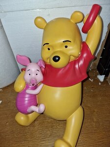 Hanging Winnie the Pooh with Piglet on umbrella Walt Disney Cartoon Comic Statue big fig