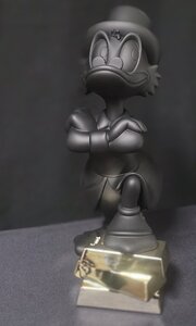 Scrooge Mc Duck on His Bullion Matte Black Gold Statue Disney Leblon Delienne Fig