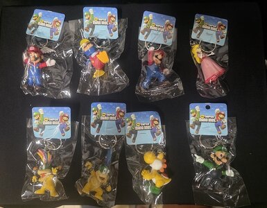 Super Mario Keychain Set of 8 pieces Schlüsselanhänger Porte-clé