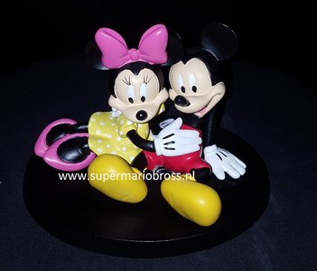 Mickey en Minnie Relaxing small 12 cm groot decoratiebeeldje - Mickey & Minnie Boxed