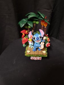 Stitch playing Guitar Hawaiian Theme Beast Kingdom Diorama Pvc Statue New in Box