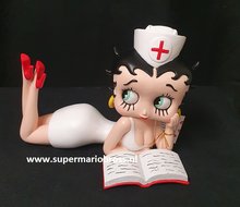 Betty Boop Lying Nurse new &amp; Boxed Collectible Figurine - betty boop Verpleegster liggend beeldje