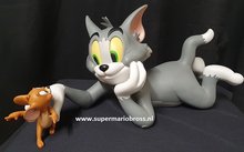 Tom &amp; Jerry Gotcha - warner Bros Looney Tunes TM &amp; Turner Lying 20 x 43cm - MGM Cartoon Comic Collectible Boxed Missing