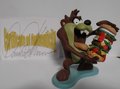 Taz The Tasmanian Devil with Hamburger - 20 cm Polyresin Deco Beeld - Boxed