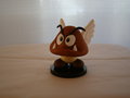 GOOMBA 7 cm  Flying op voet - Super Mario Merchandise