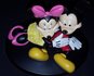 Mickey en Minnie Relaxing small 12 cm groot decoratiebeeldje - Mickey & Minnie Boxed